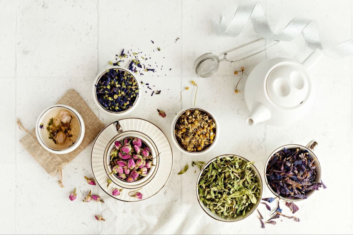 DEMING TEA tea product and packaging detail